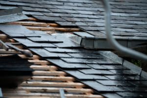 Toiture ardoises en cours de rénovation