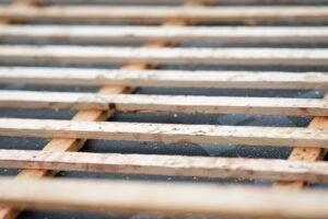 Liteaux toiture ardoise naturelle